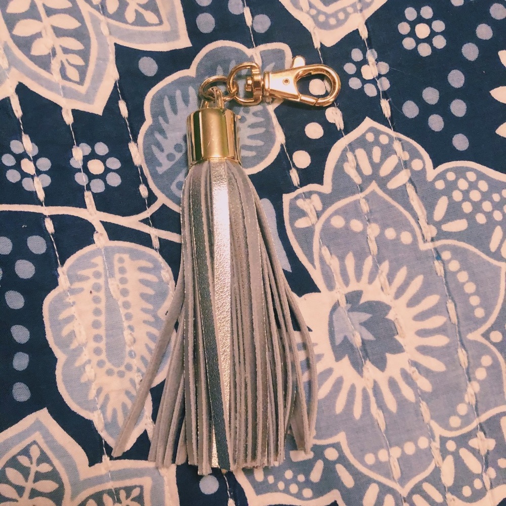 ☆ Silver/Gold Tassel ☆